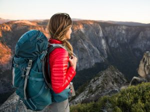 travel woman-hiking