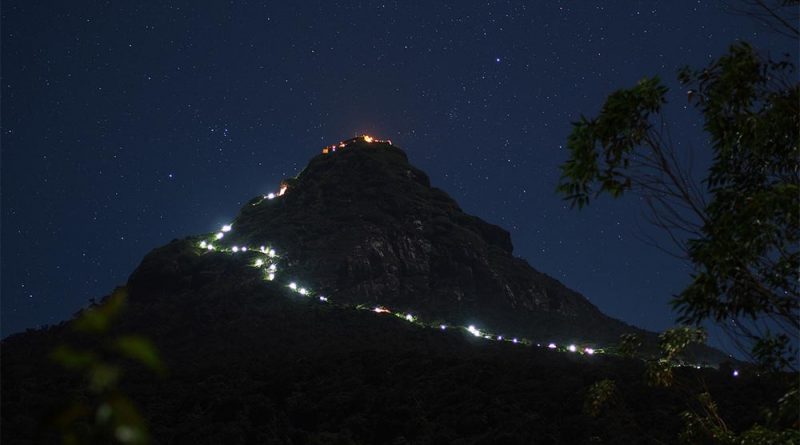 night adam's Peak